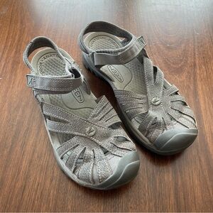 KEEN Rose closed toe sandals grey leather rubber sole hiking womens size 7.5